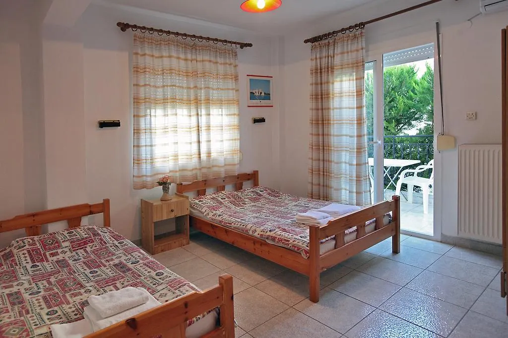 Stavros Rooms And Studios Nea Kallikrateia