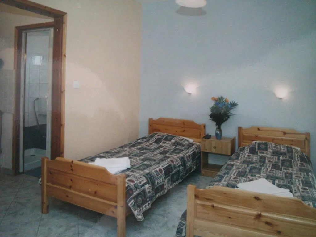 Stavros Rooms And Studios Nea Kallikrateia